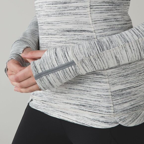 Lululemon Runderful Long Sleeve- Athletic Long Sleeve Top- Size 6 - Picture 13 of 15